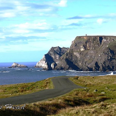 John Eoinin'S Bar And Accommodation Glencolumbkille Exterior foto