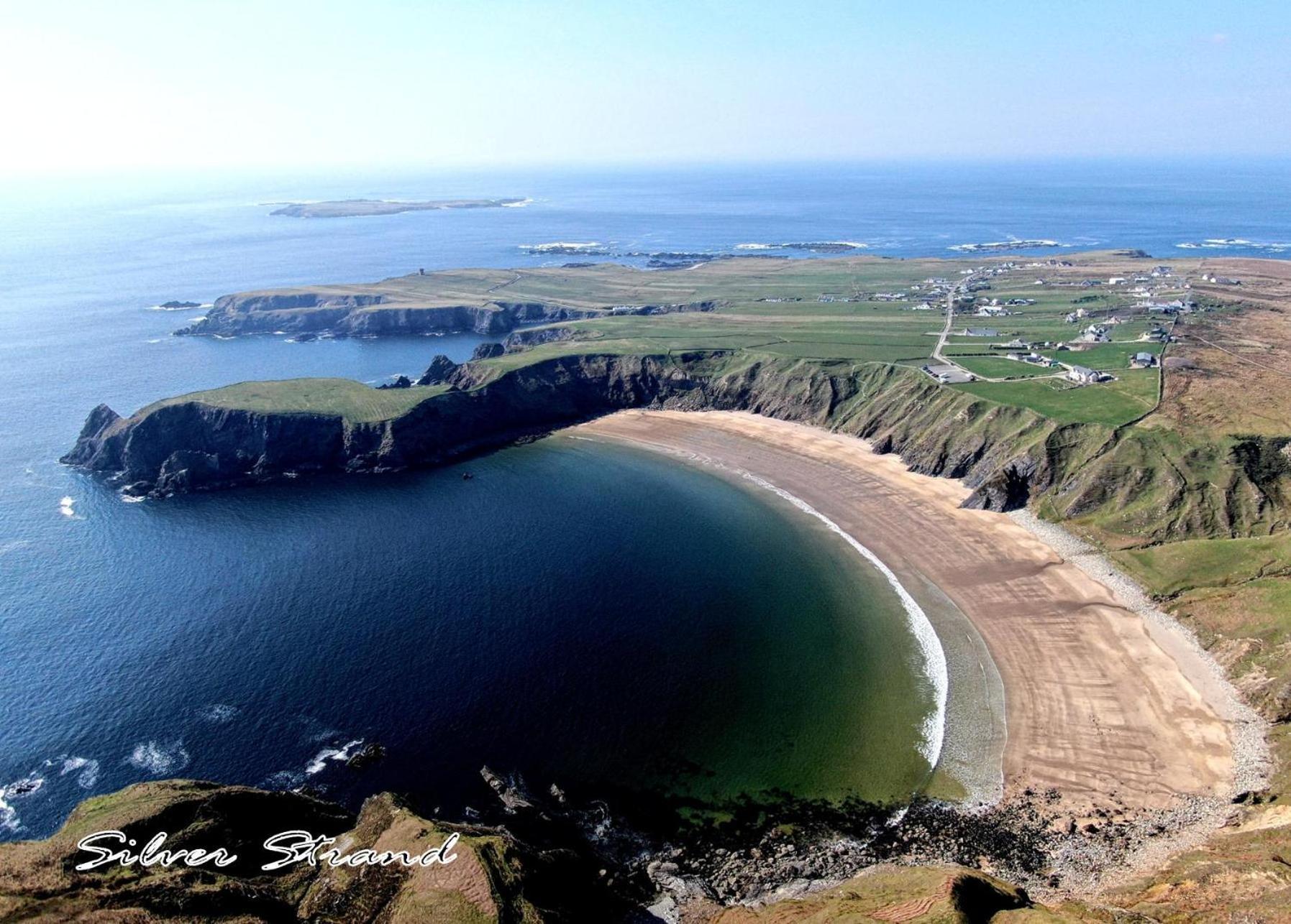 John Eoinin'S Bar And Accommodation Glencolumbkille Exterior foto